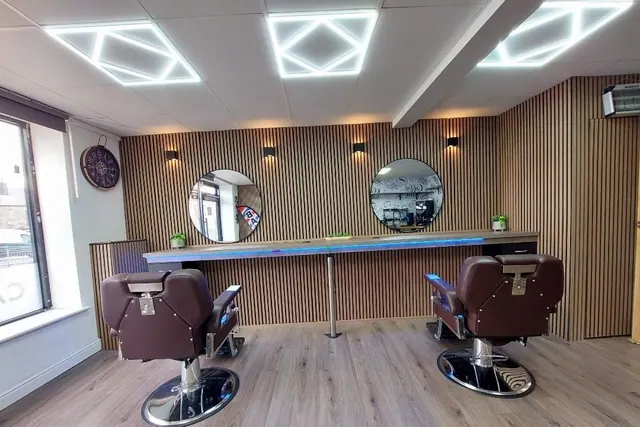 Inside Senior: the chairs, mirrors and light panels